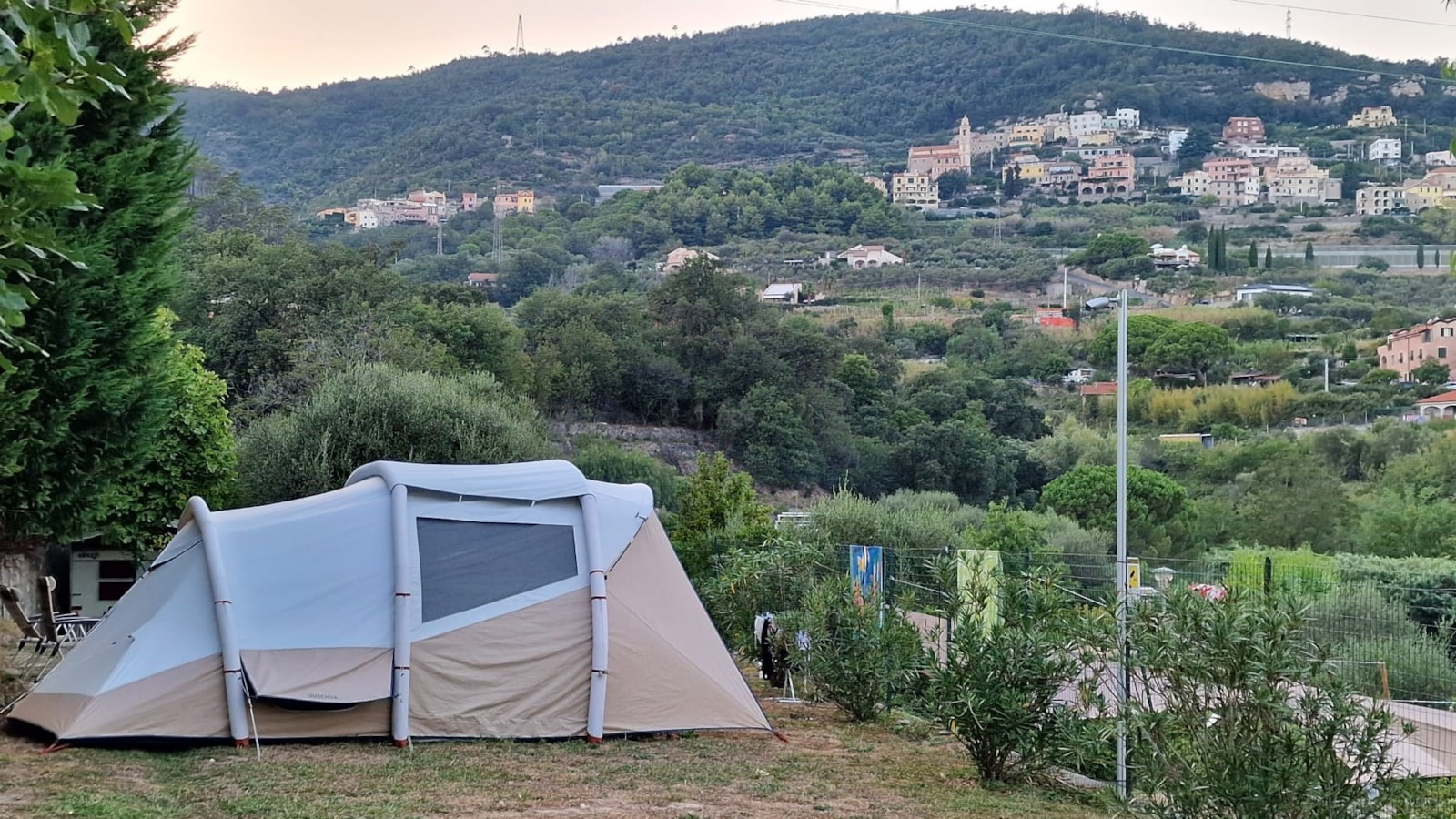 Camping dei Fiori, Pietra Ligure, Ligurie, Italië